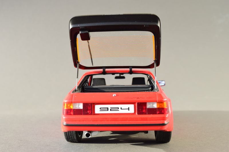 Illustration for article titled Teutonic Tuesday: AUTOart Porsche 924 Carrera GT